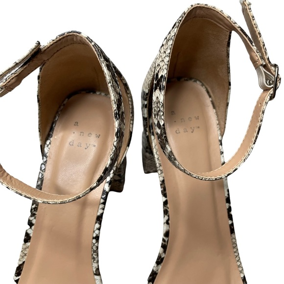 a new day  Sandals size 10 - Picture 10 of 10